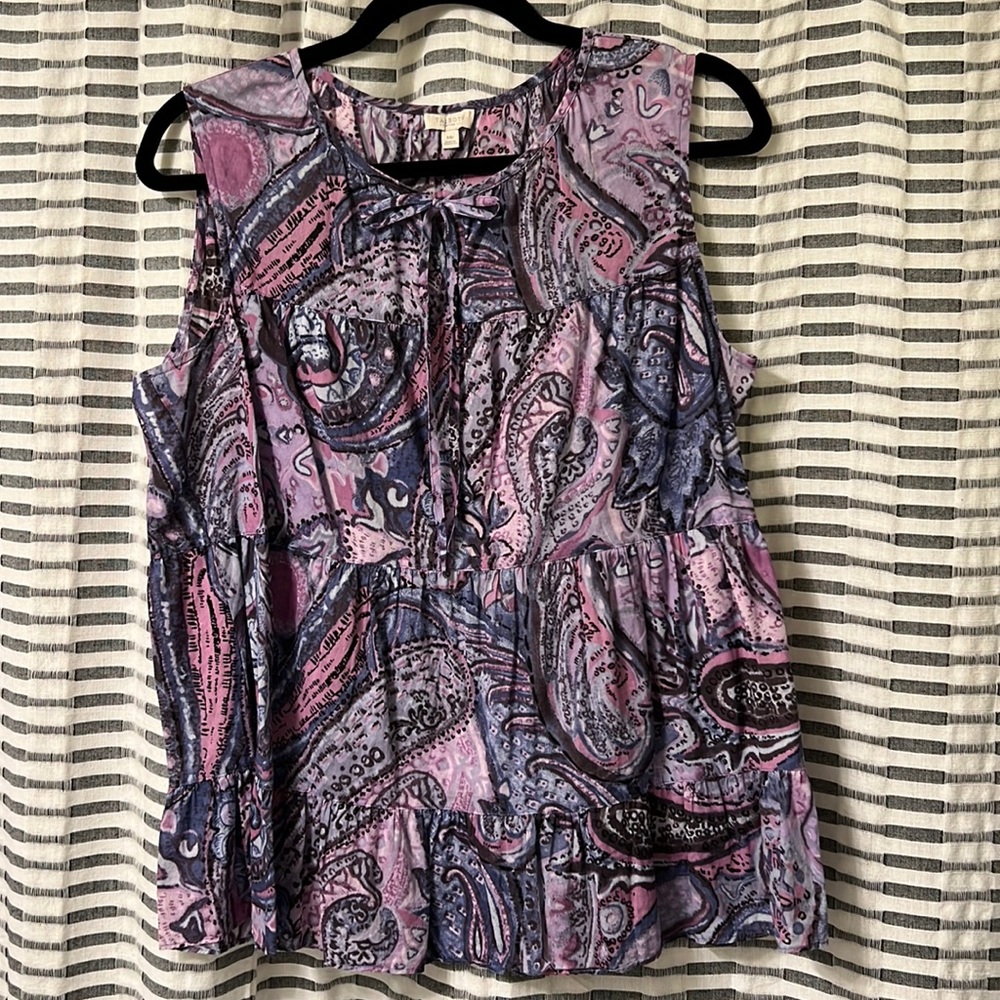 Talbots sleeveless paisley Blouse lavender and pinks. M-petite